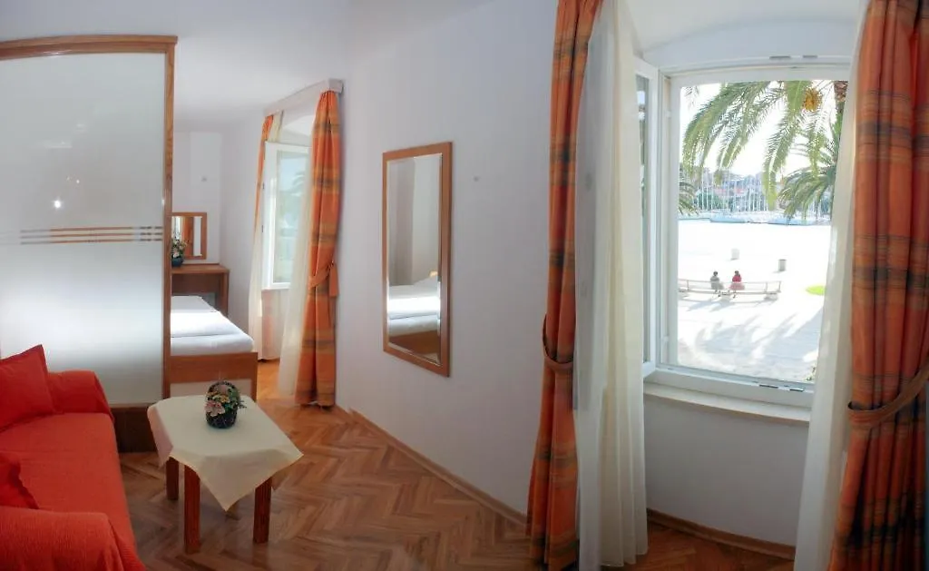 Hotel Concordia Trogir 2*,